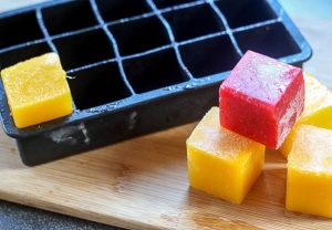 cuburi de gheață de fructe